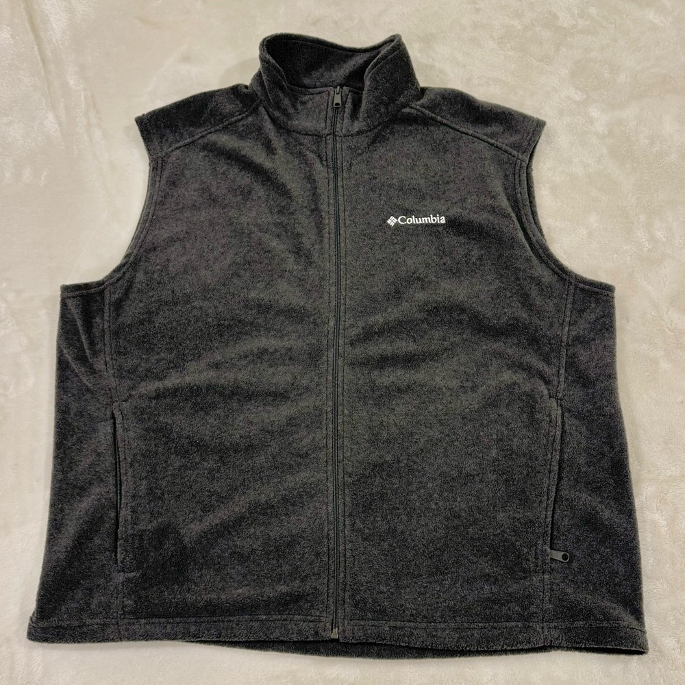 Columbia men’s grey fleece zip vest in size XXL